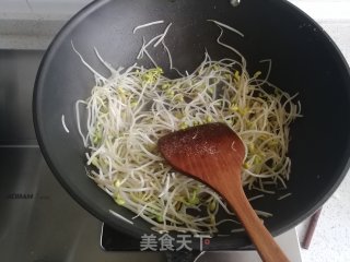 粉丝炒豆芽的做法步骤：3