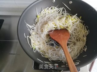 粉丝炒豆芽的做法步骤：5