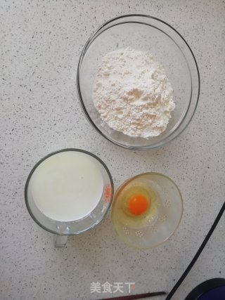 蜂蜜鸡蛋煎饼的做法步骤：1