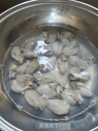 烙生蚝鸡蛋饼的做法步骤：6