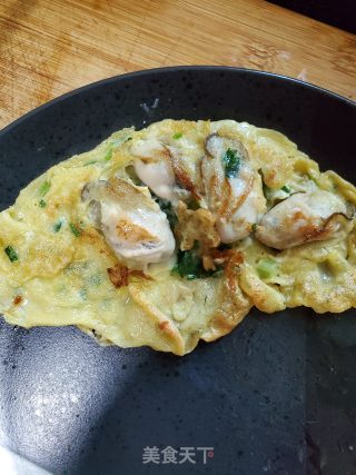 烙生蚝鸡蛋饼的做法步骤：17