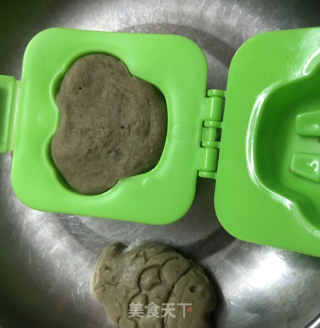 绿豆薏米糕的做法步骤：4