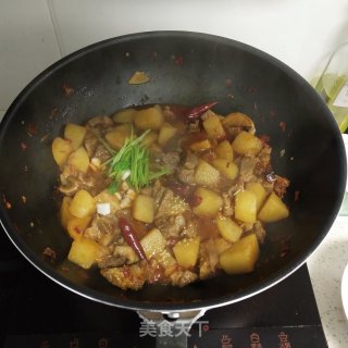 土豆炖牛腩的做法步骤：9