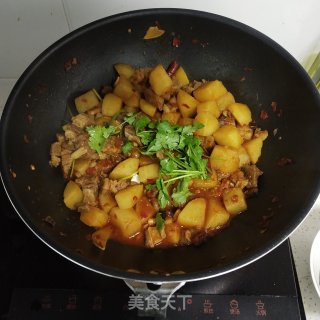 土豆炖牛腩的做法步骤：10