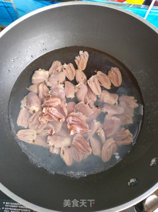 酸辣鸡心的做法步骤：4