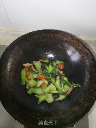 香菇烧油菜的做法步骤：5