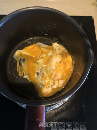 虾尾鸡油煎蛋面（边角料做大餐）的做法步骤：3
