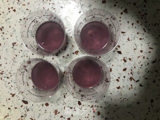 多彩蓝莓果冻的做法步骤：6