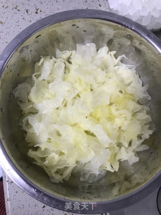 枸杞银耳汤的做法步骤：3