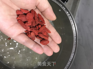 枸杞银耳汤的做法步骤：6