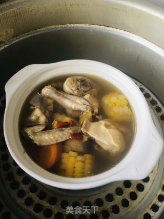 玉米胡萝卜鸡肉砂锅蒸汤的做法步骤：6
