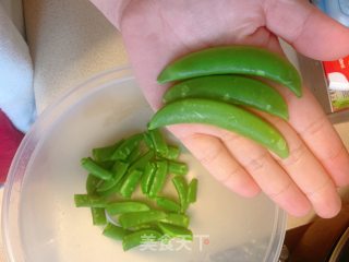 清炒甜豌豆的做法步骤：1