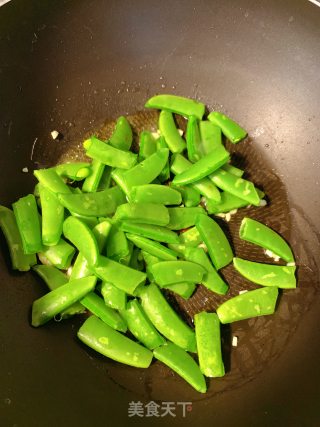 清炒甜豌豆的做法步骤：3