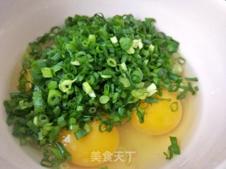 葱香火腿煎蛋的做法步骤：5
