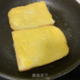 鸡蛋煎黄金吐司的做法步骤：4