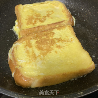 鸡蛋煎黄金吐司的做法步骤：5