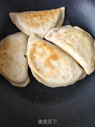 煎韭菜盒子的做法步骤：6