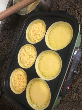 卡士达酱车轮饼的做法步骤：2