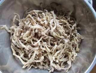 花椒芽拌芥菜丝的做法步骤：1