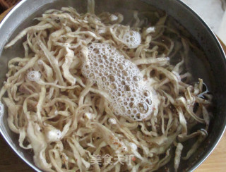 花椒芽拌芥菜丝的做法步骤：2