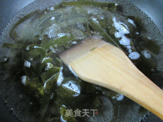 黄豆芽炒海带的做法步骤：3