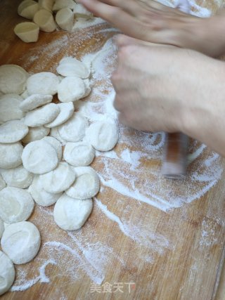 茴香粉条素馅饺子的做法步骤：9