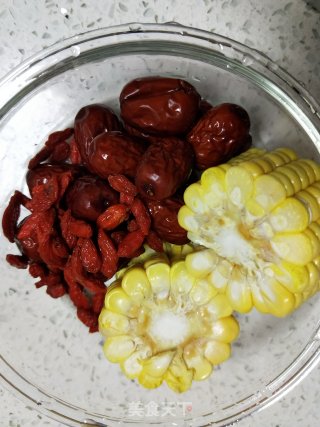 豌豆鲜鸡汤的做法步骤：2