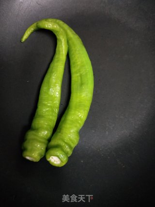 擂椒皮蛋的做法步骤：2