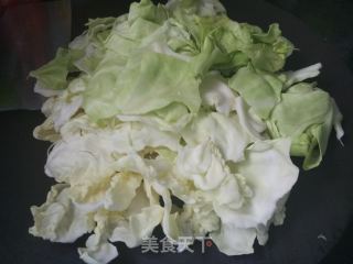 包菜炖粉条的做法步骤：1