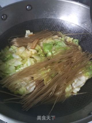 包菜炖粉条的做法步骤：3