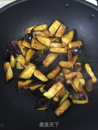酸辣茄子的做法步骤：2