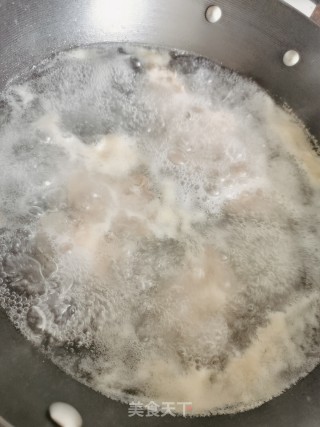 排骨豆角焖面的做法步骤：1