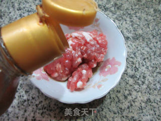 胡萝卜肉末炒蚕豆的做法步骤：3