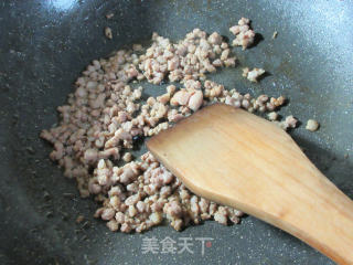胡萝卜肉末炒蚕豆的做法步骤：7