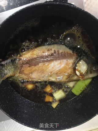 啤酒烧江鲫的做法步骤：4
