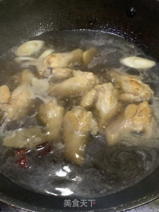 红烧鸡翅根的做法步骤：3