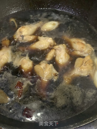 红烧鸡翅根的做法步骤：4