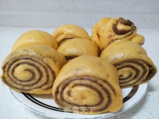 胡萝卜汁花卷的做法步骤：6