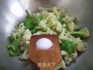 青椒炒菜花的做法步骤：6