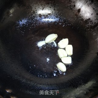 丝瓜炒蘑菇的做法步骤：3