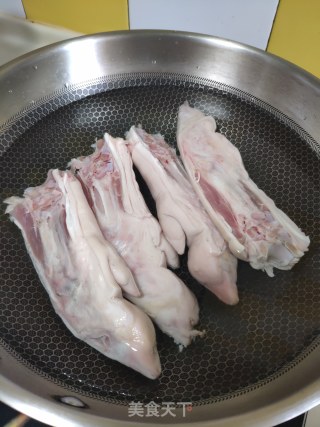 凉拌猪脚的做法步骤：1