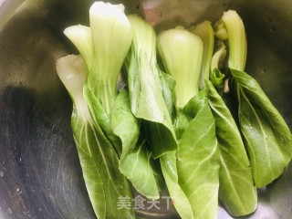 青菜汤的做法步骤：1