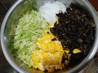 西葫芦鸡蛋馅饼的做法步骤：3