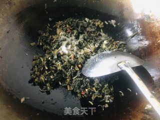 雪里蕻炒黄豆的做法步骤：5