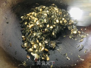 雪里蕻炒黄豆的做法步骤：7