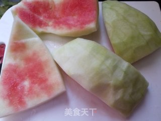 凉拌西瓜皮的做法步骤：2