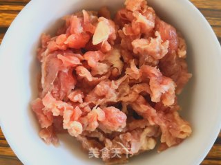 咖喱牛肉炒面的做法步骤：1