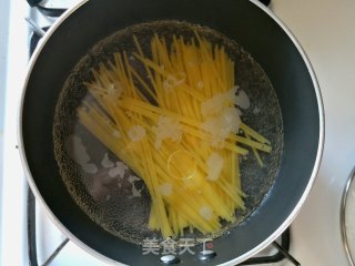 咖喱牛肉炒面的做法步骤：2