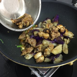 鸡肉烧茄子的做法步骤：11