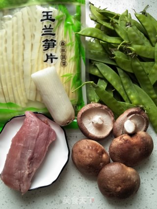 里脊荷兰豆炒春笋的做法步骤：1